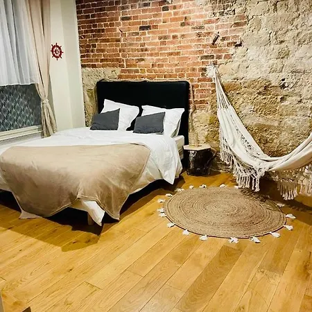 Jacuzzi Apartmanhotel *