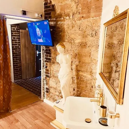 Jacuzzi شقة فندقية *